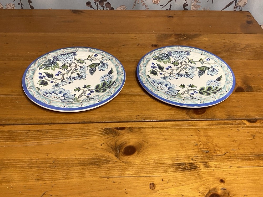 Pier 1 One Imports melamine plates Blues & Greens Floral 2 Dinner Plates Exclent