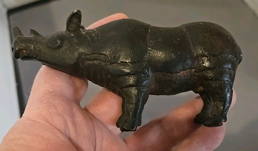 RHINO RHINOCEROS METAL IRON FIGURE SCULPTURE ANIMAL FIGURINE Vintage 5' X 2.5