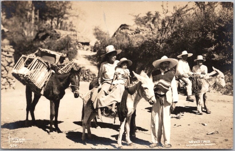 Vintage 1940s MEXICO Real Photo RPPC Postcard 