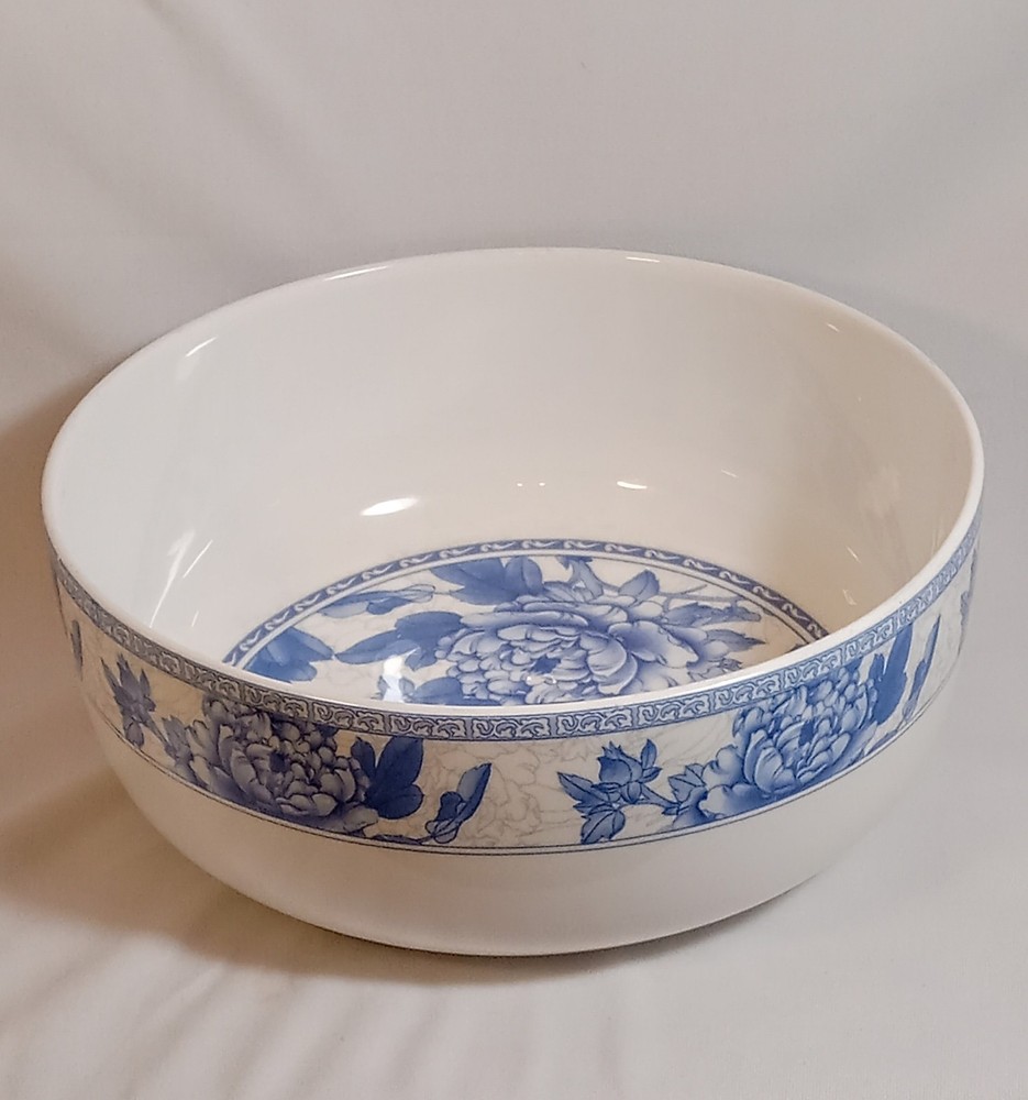 Vintage Blue and White Porcelain Serving Bowl by Yatai Ceramics