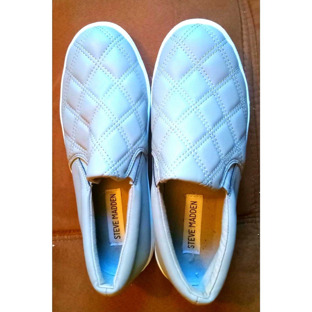 Steve Madden Grey Sneaker Shoes With Quilted Pattern Rubber Soles sz 6..(Shoes)
