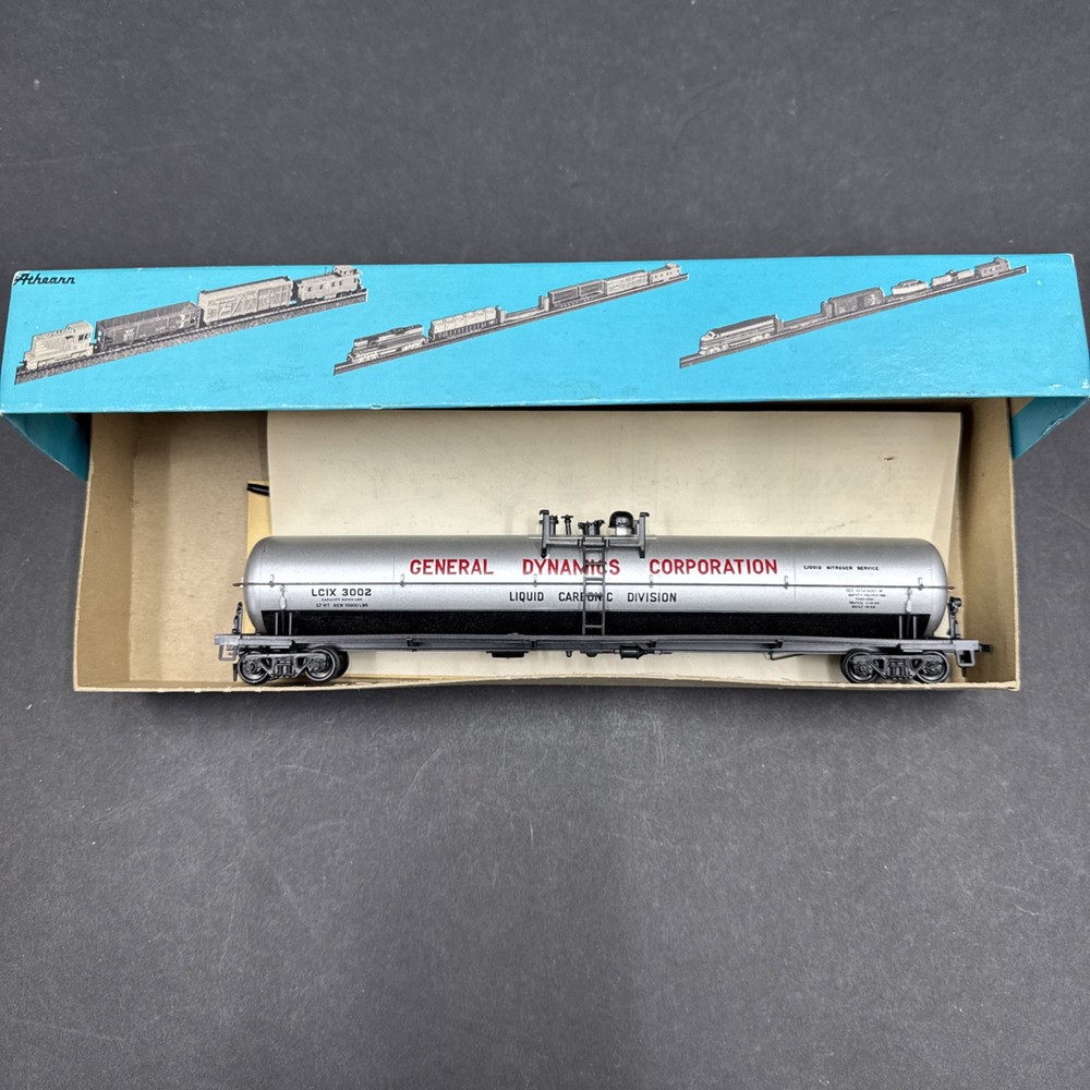 HO Athearn 1524 General Dynamics Corporation 62' Tank Car #3002