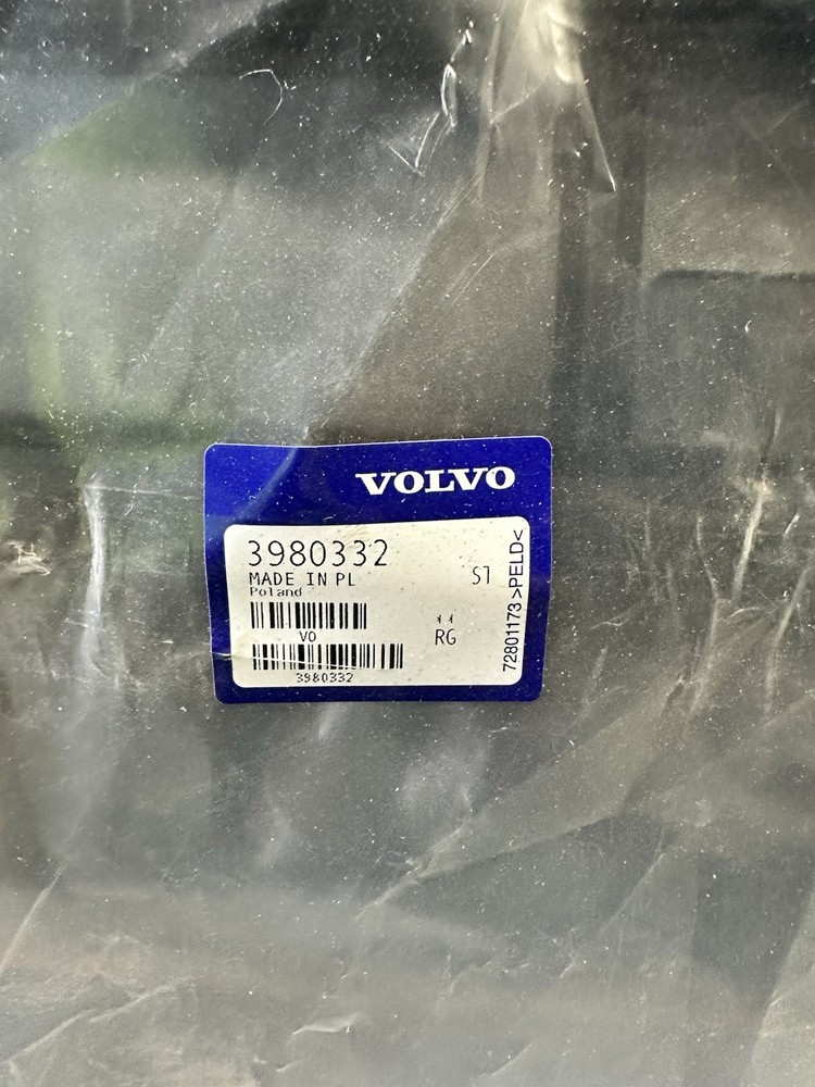 2018-2024 VOLVO VNL 760 860 REAR CAB STORAGE DOOR SEALING COLLAR PANEL 3980806