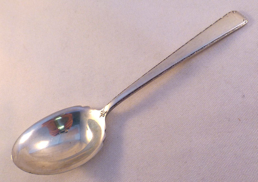 OLD LACE- TOWLE STERLING SUGAR SHELL