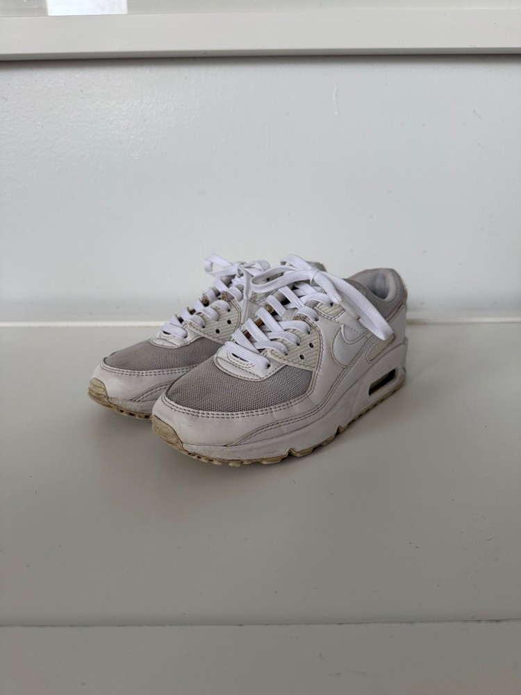 Nike Women's Air Max 90 Triple White Size US 7 Sneakers Pre-Owned
