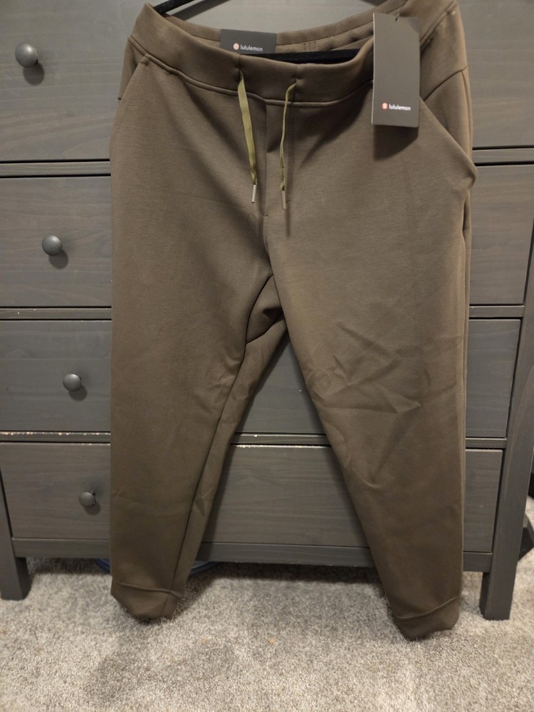 NEW Lululemon Smooth Spacer Jogger *Shorter Bay Leaf Green