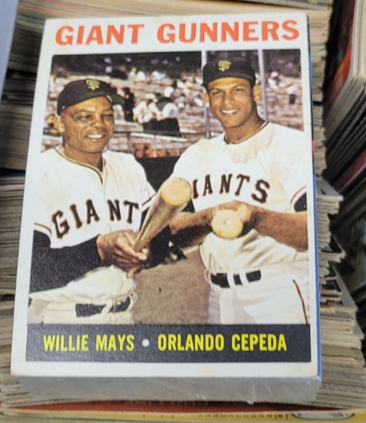 1964 Topps Baseball Card #306 Giant Gunners Willie Mays From Vending NM