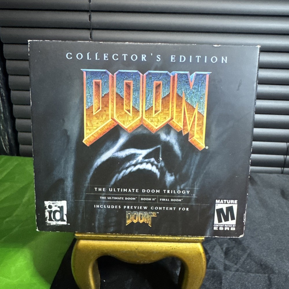 The Ultimate Doom Trilogy Collector's Edition (PC, 2003)