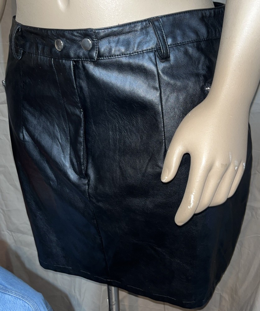 PRETTYLITTLETHING Black Faux Leather Button & Zipper  Mini Skirt w/belt Loops