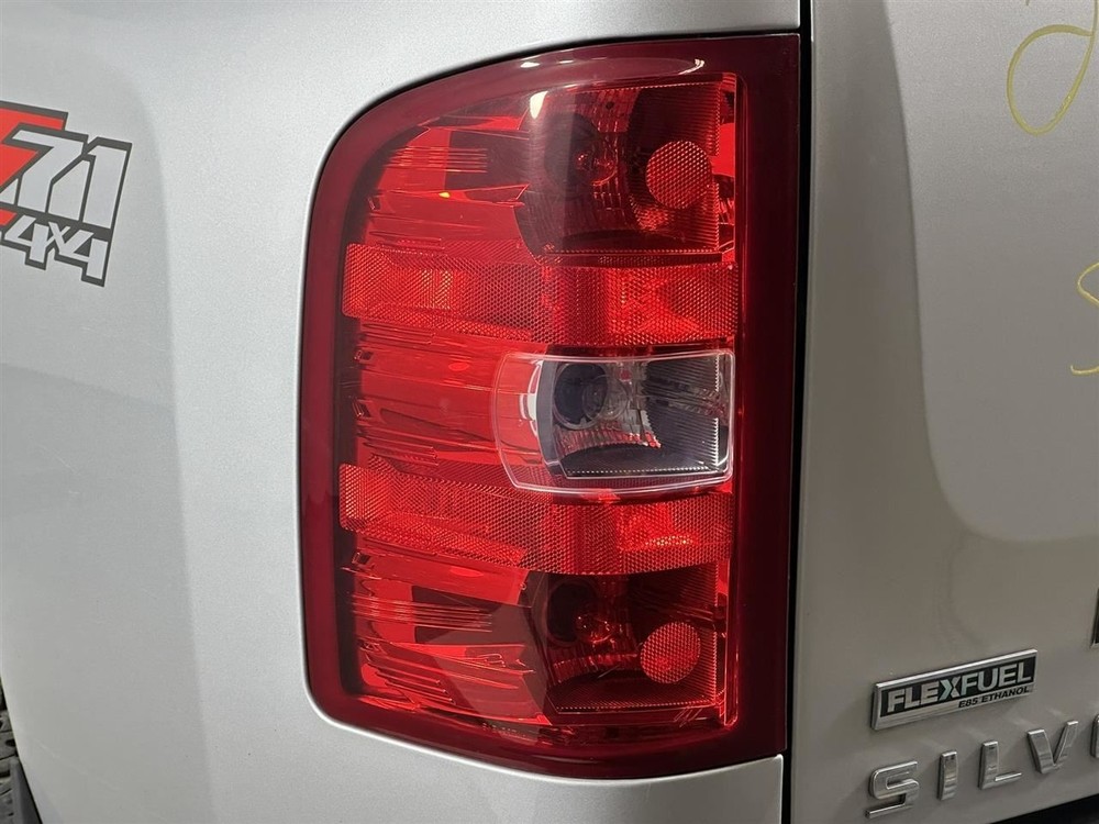 07-14 Sierra 3500 Pickup DRW Tail Light with Box 2705908