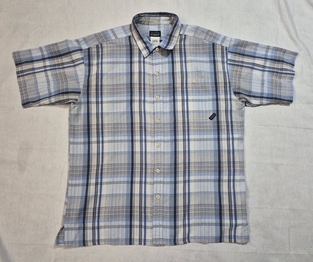 Patagonia Men's LARGE Blue Plaid Seersucker Cotton Blend Short Sleeve Camp Shirt