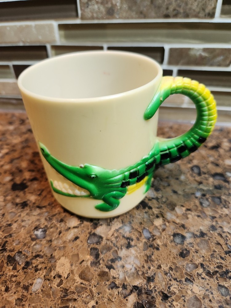 Vintage Childrens Animal Plastic Mug Cup Hong Kong Alligator