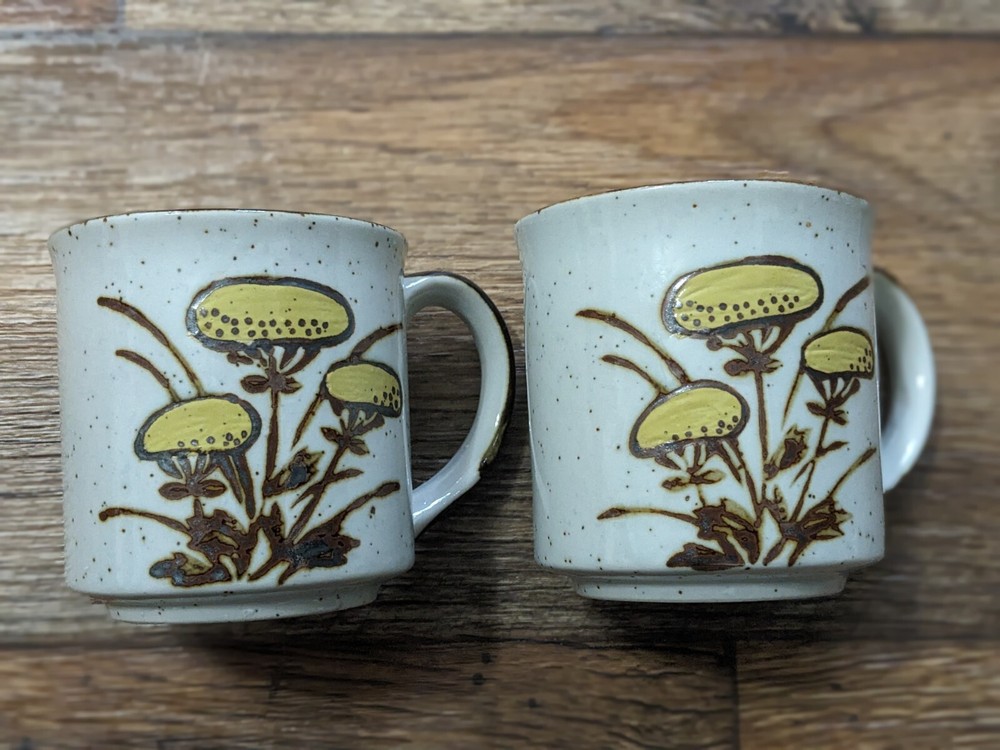 Vintage MCM 1970s Hand-Painted Otagirl Speckled Mushroom Mugs Set of 2
