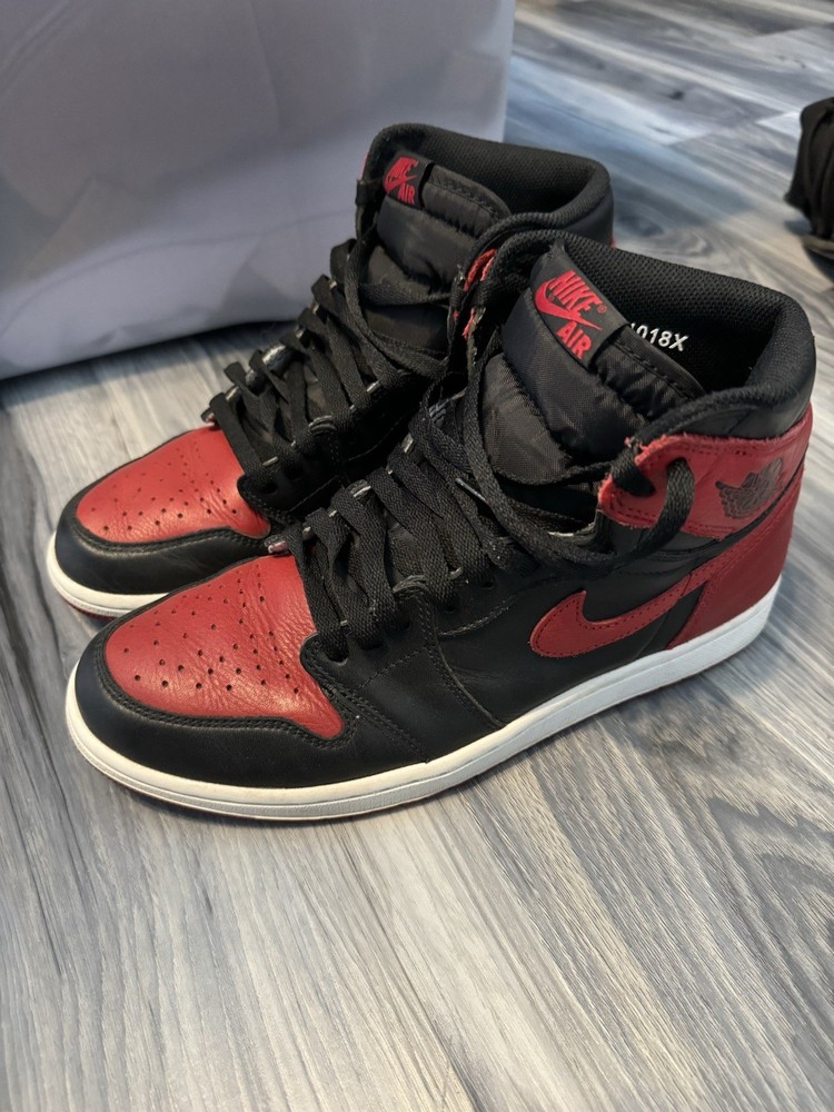 Size 9.5 - Jordan 1 Retro OG High Banned, Bred