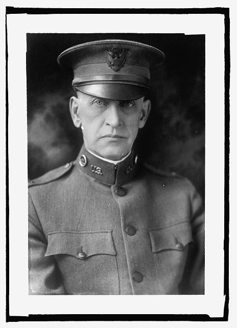 Photo:Lieutenant C.W. Berry,United States Army,Military Officer,1909-1920