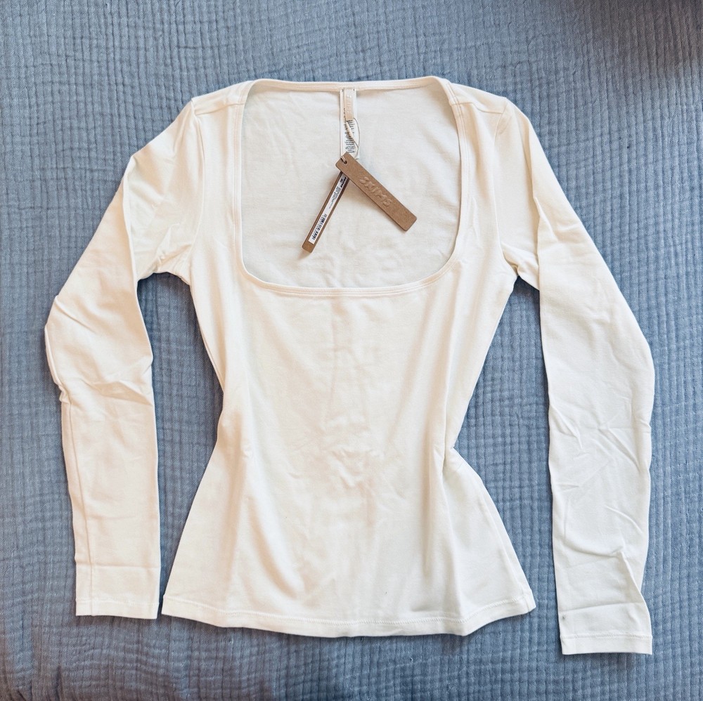Skims Shirt Womens Medium White Cotton Jersey Scoop Neck Long Sleeve Tee Top