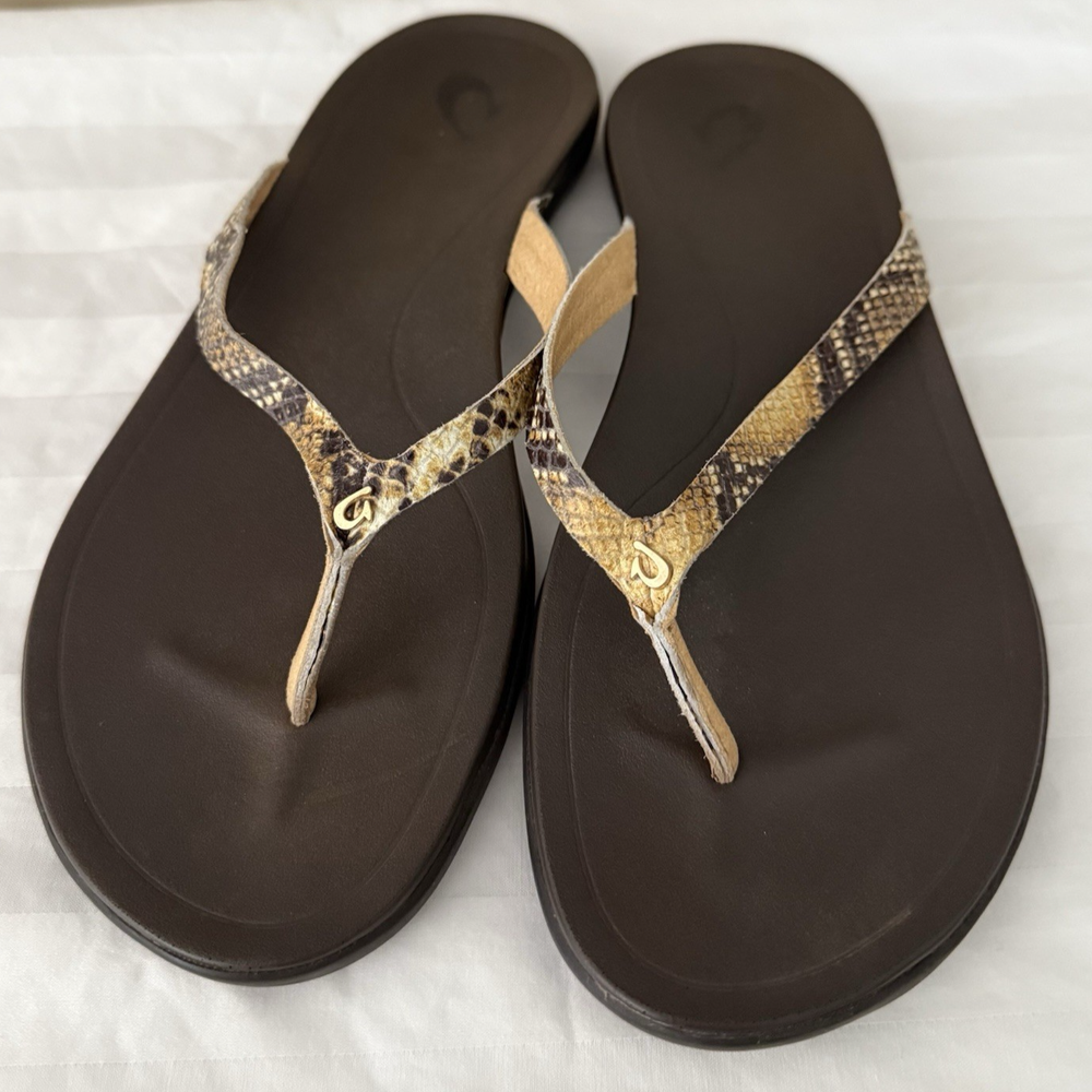 Olukai Womens HoOpio Snake Print Leather Thong Sandals Size 10
