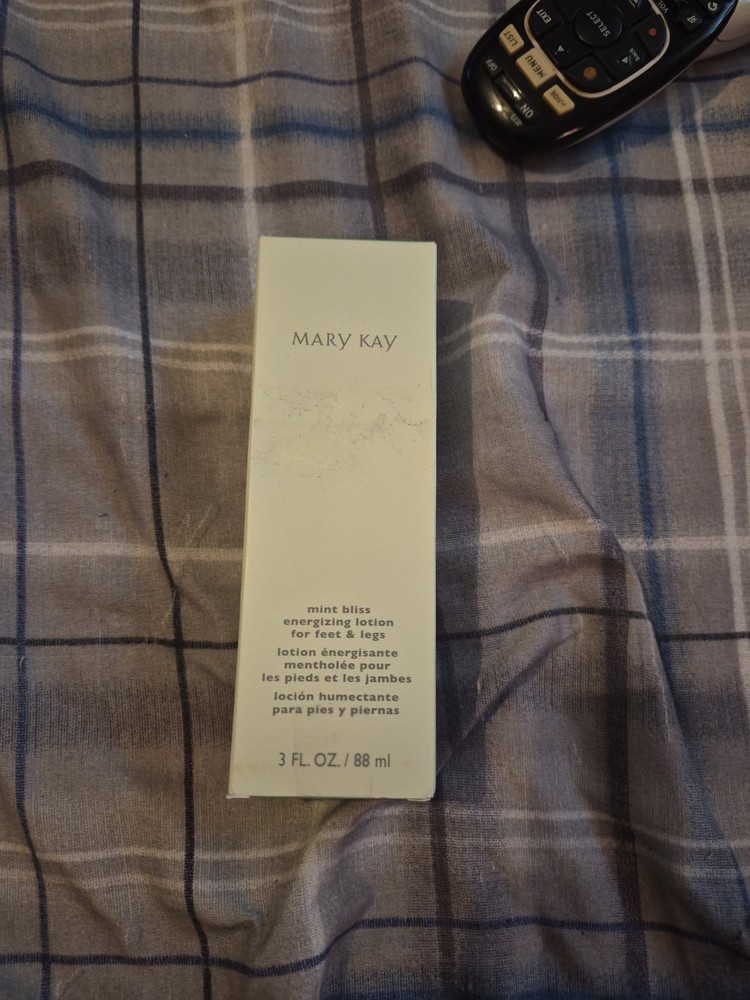 Mary Kay Mint Bliss Energizing Lotion for Feet and Legs - 3fl. oz Opened