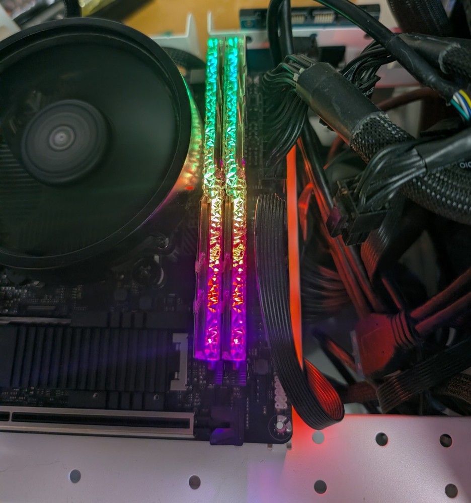 G.Skill Trident Z Royal DDR4-3200 64GB CL 16 (2x32GB) DIMM Desktop RAM