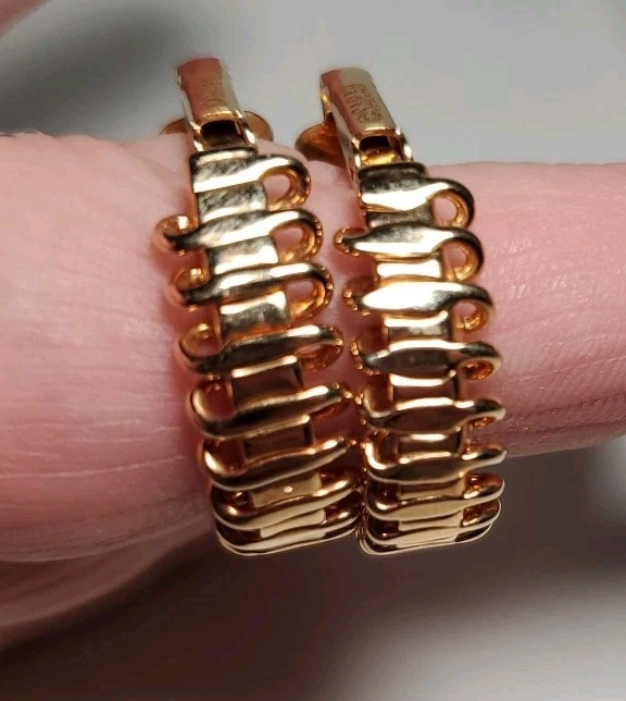 Sarah Coventry Hoop Earrings Clip On Gold Tone Estate Vintage 1970's Hippie Zig