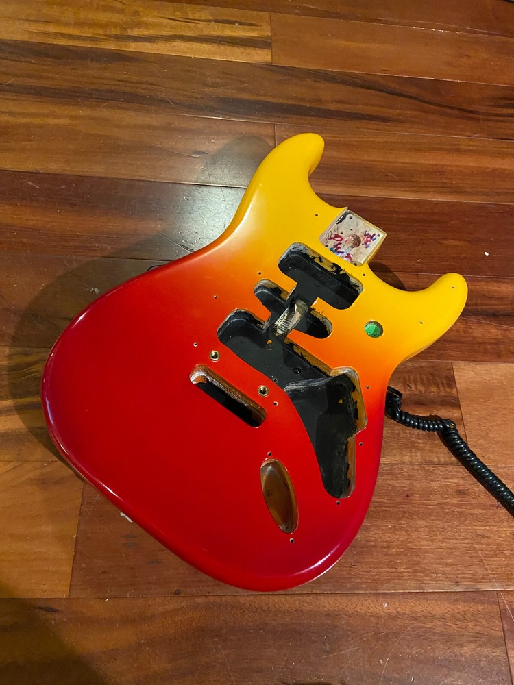 Fender Player Plus Strat Stratocaster Tequila Sunrise Alder Body 2 Point 4.5 lbs