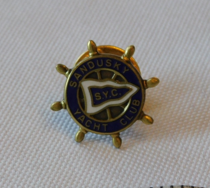 Vintage Sandusky Yacht Club Lapel / Hat Pin 10KT GF Gold Filled Nautical Wheel