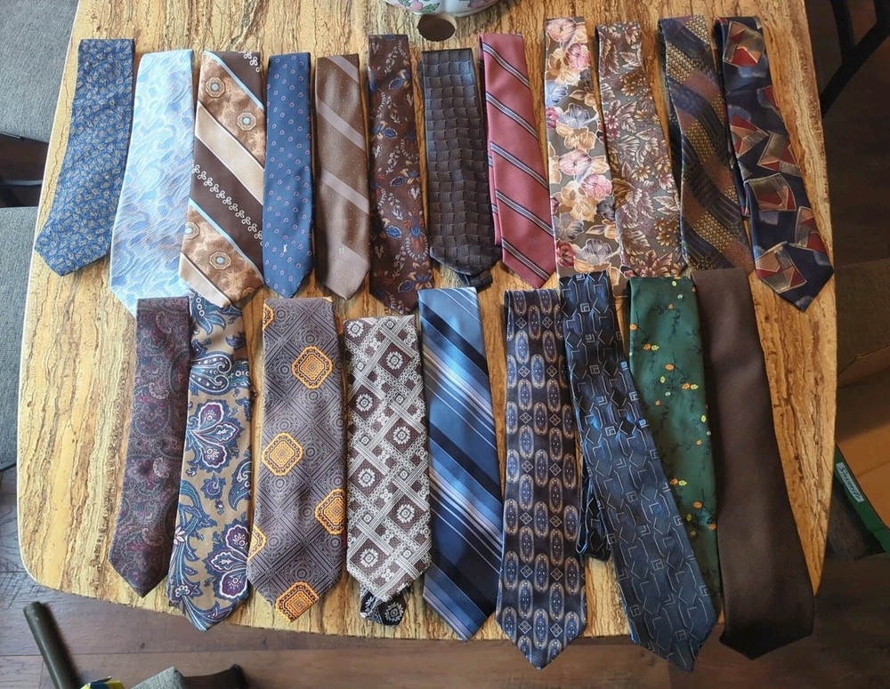 Lot of 21 Vintage Men's Neckties - Christian Dior, YSL, Givenchy, De La Renta