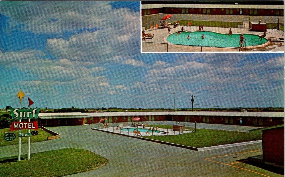 Surf Motel, MARYSVILLE, Kansas Chrome Advertising Postcard