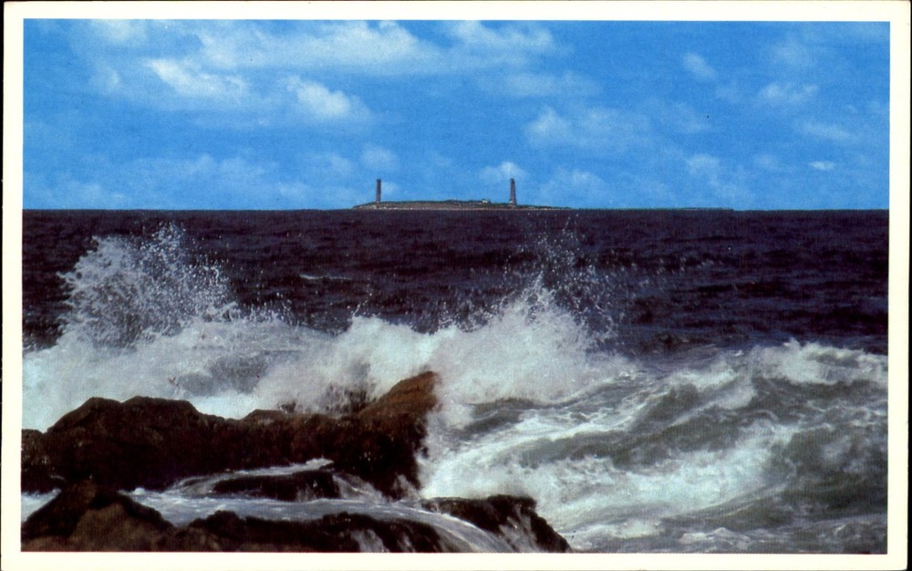 Cape Ann Massachusetts MA ~ Twin Light on Thatcher's Island ~ vintage postcard