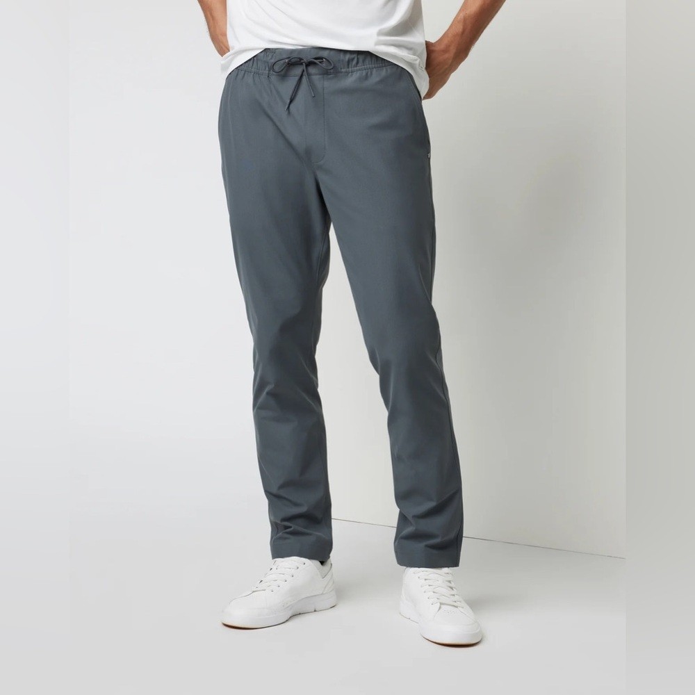*New* Vuori Meta Elastic Waist Pant in Shale, Men’s Size Small