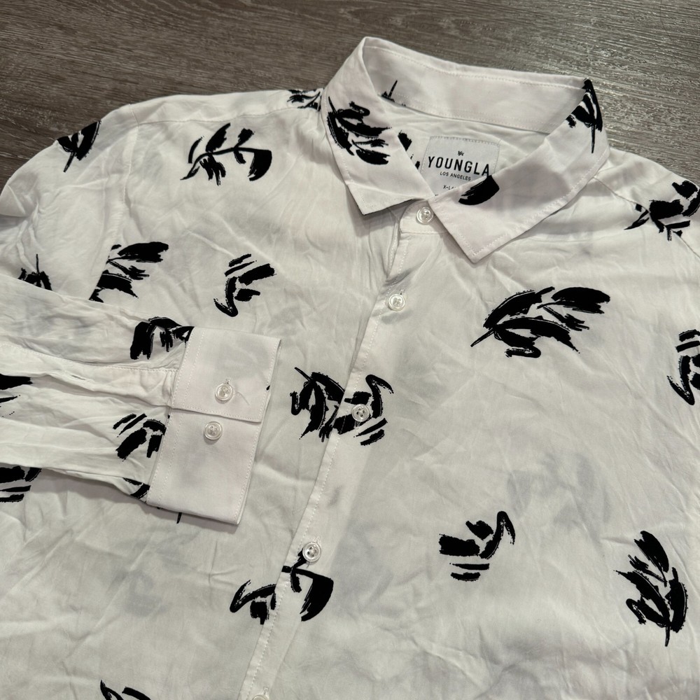 Youngla Shirt Mens XL White Viscose Abstract Floral Long Sleeve Button Up Casual