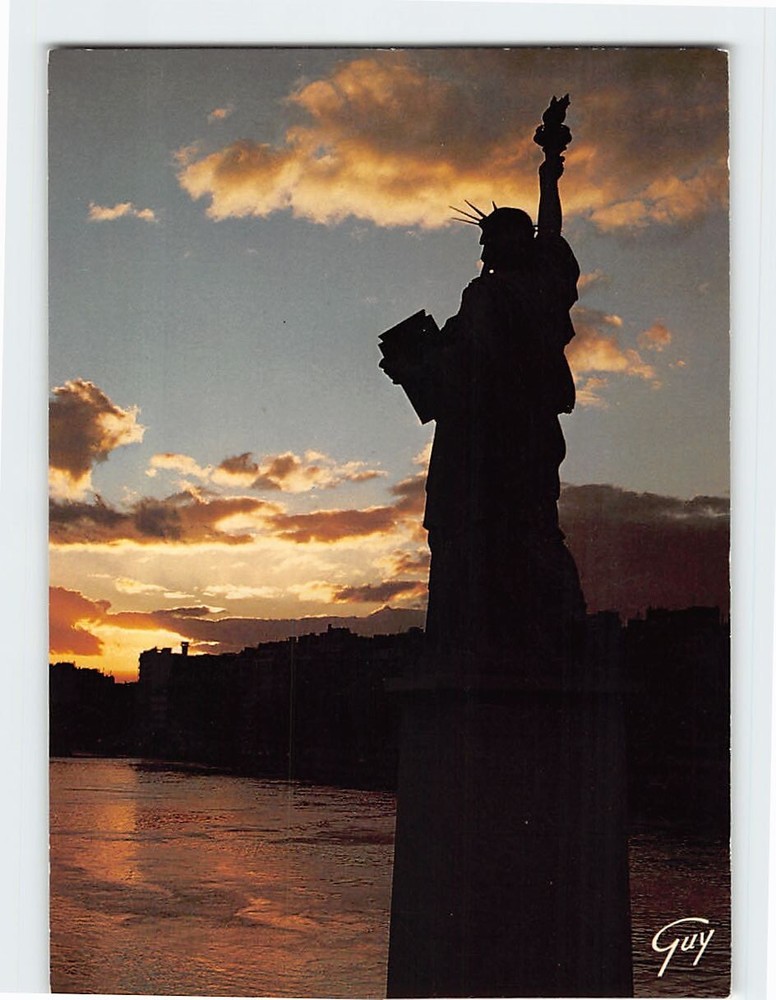 Postcard Statue of Liberty at Pont de Grenelle Paris France