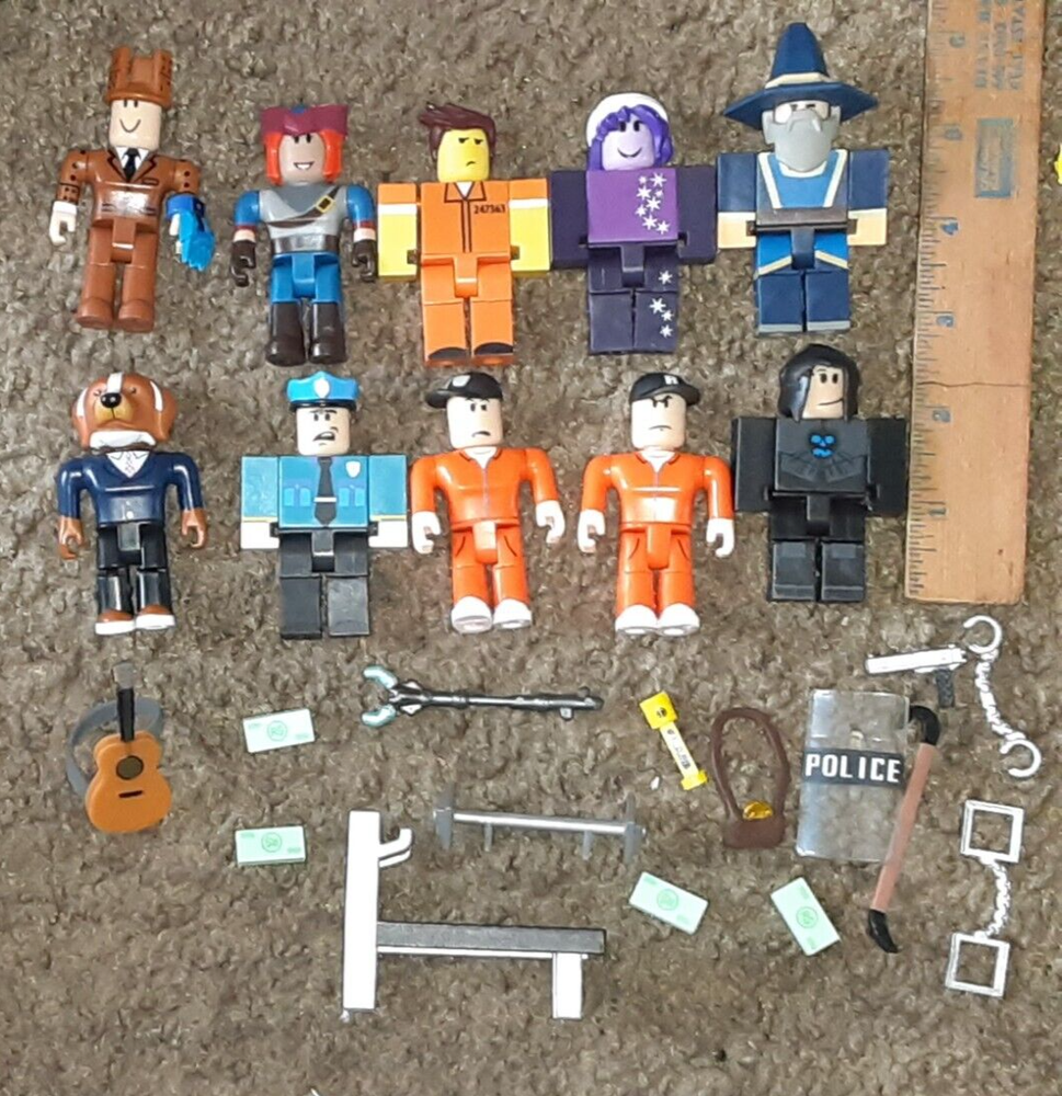 ROBLOX 10 Figures Lot w/ weapons etc. NO CODES C