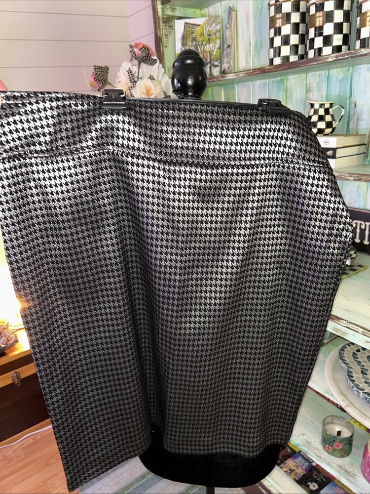 SOHO APPAREL LTD WOMEN'S KNEE HIGH SKIRT, XL, BLACK & Silver Shimmer Stretch