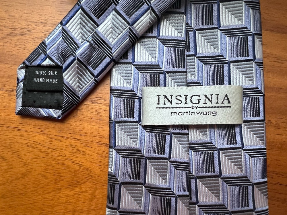 Insignia by Martin Wong 100% Silk Tie Geometric Pattern Illusion Gray Silver