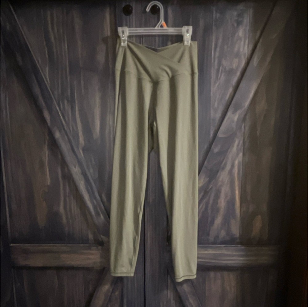 OFFLINE by Aerie Green Ankle Leggings Women's Size L/G Solid Regular