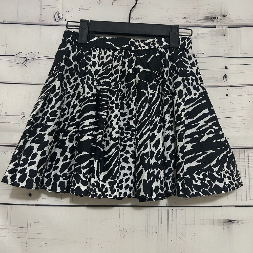 Lily’s of Beverly Hills | Women's Vintage Pleated Black and White Skirt Size 4