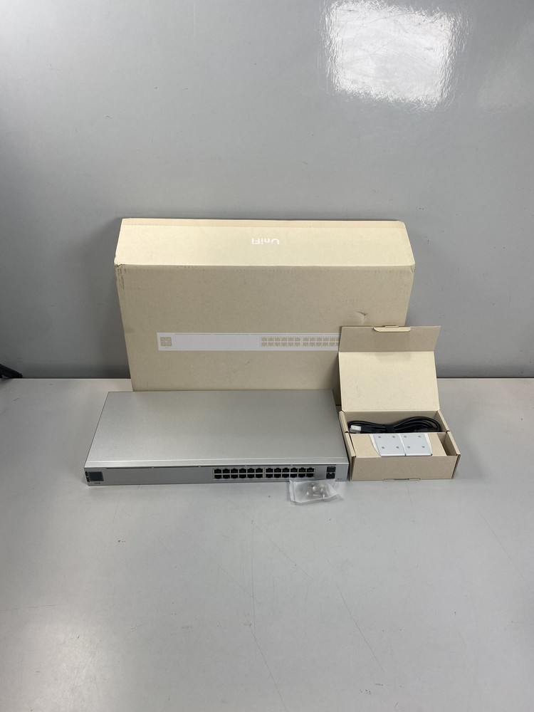 Ubiquiti UniFi 24-Port Gigabit PoE+ Compliant Managed Switch with SFP
