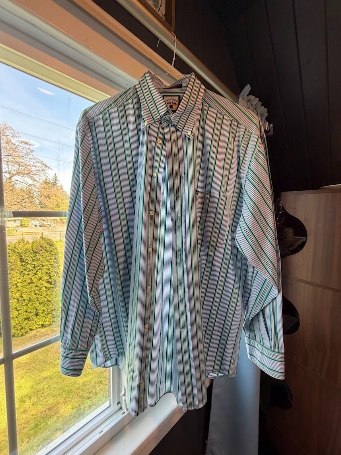 Men's Timeless Classic 100% Cotton Button Down by FACONNABLE - Size Large