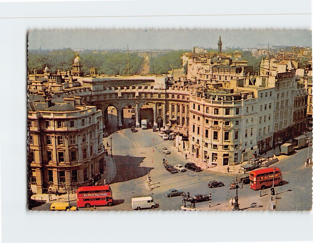 Postcard Admiralty Arch & The Mall London England