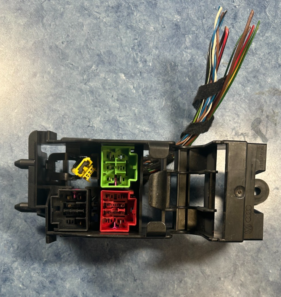 2009-2016 AUDI A4 Front Right Fuse Relay Box Mount 8K0937545F OEM