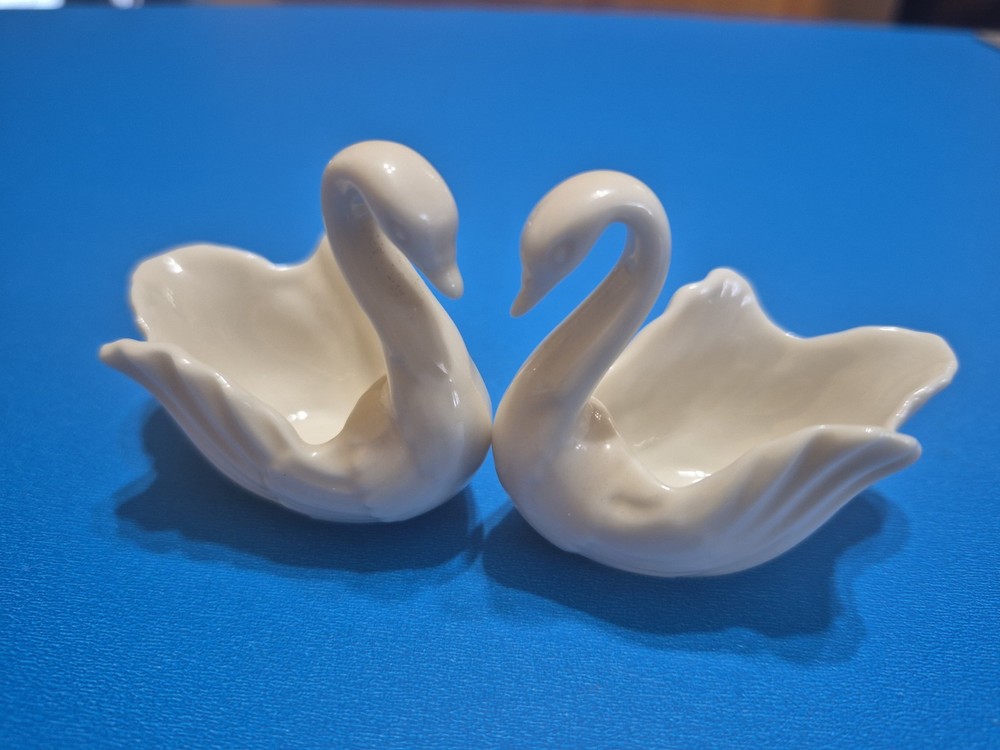 Lenox ivory color Miniture Swans Lot of 2 To The Bride! Trinket/Ring  Holder