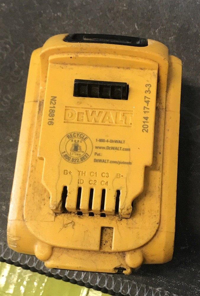 Dewalt DCB204 20V Max XR 4.0Ah Lithium Battery for Cordless Power Tools