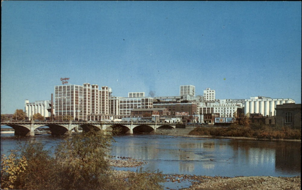 Quaker Oats Plant Cedar Rapids Iowa ~ cereal mill ~ 1950s vintage postcard