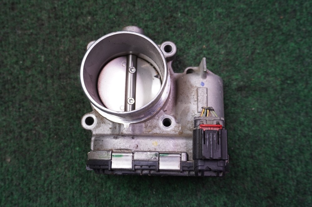 2013-2018 Ford Focus 2.0L Throttle Body DS7E9F991BB OEM Replacement