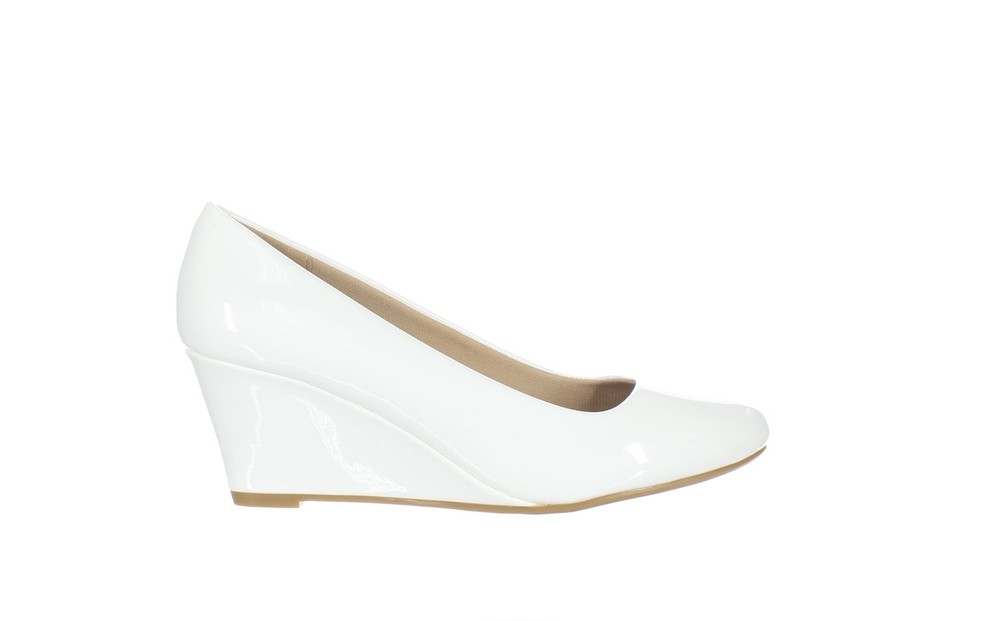Forever Womens Doris White Pumps Size 7.5 Comfortable Classic Heels 1820286