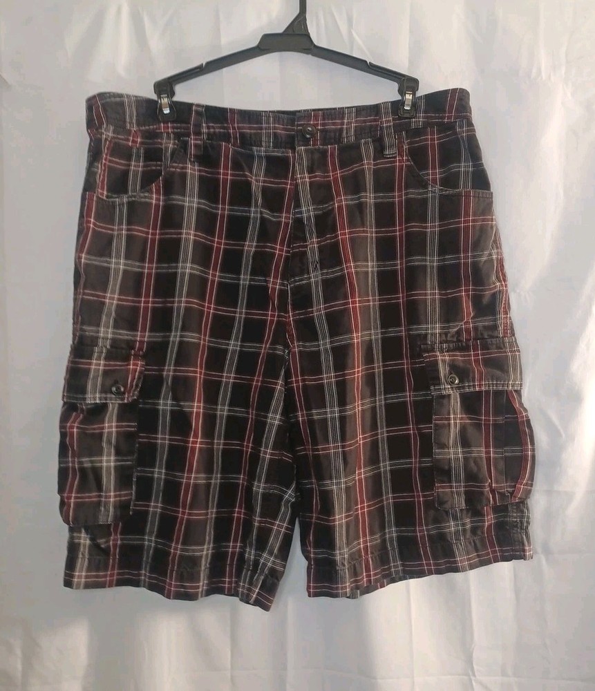 Men's FootAction USA Plaid Cargo Shorts 100% Cotton Sz 40 Inseam 11-inch