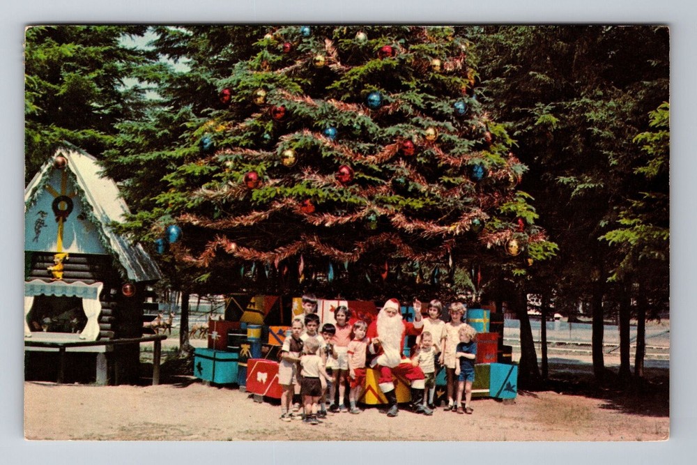 Jefferson NH-New Hampshire, Santas Village Giant Christmas Tree Vintage Postcard