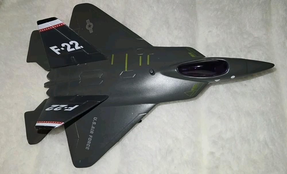Toysmith F-22 Airplane Fighter Jet U.S Airforce Model Toy Pull Back 7.5