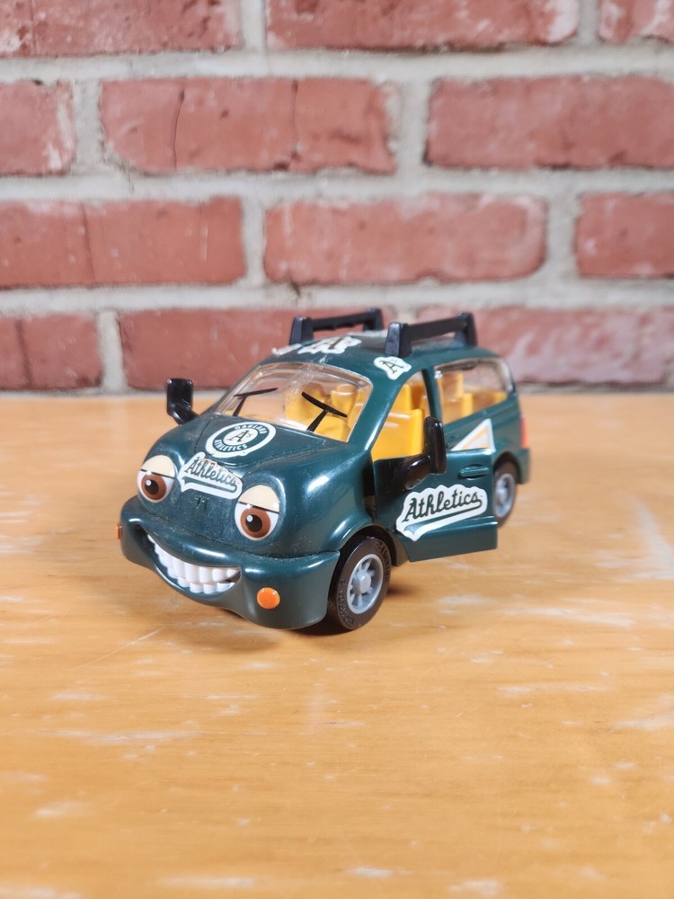 Chevron Cars Oakland A’s Victor E. Van 2007 Sports Edition -- USED